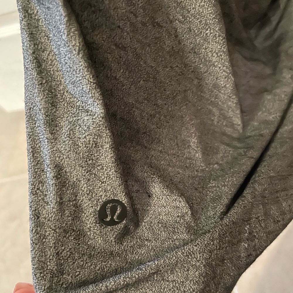 lululemon gray workout top